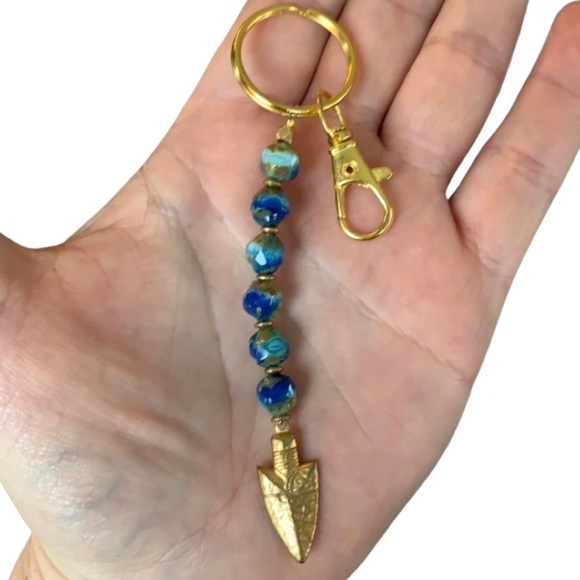 Blue beaded arrow handmade keychain - Picture 1 of 10